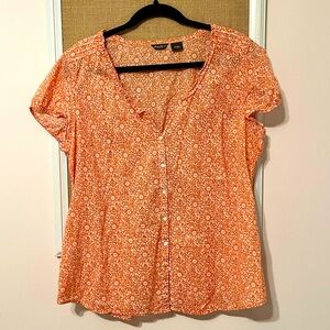 Short sleeve button down Eddie Bauer blouse. Size L.